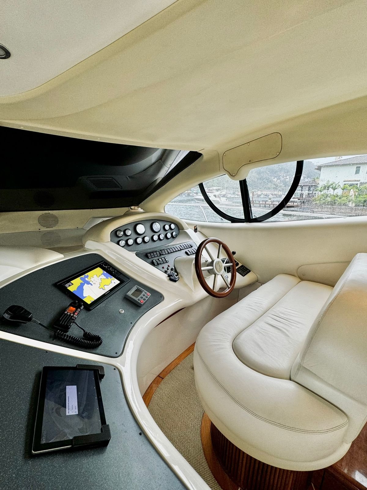 AZIMUT 500 FULL - Imagem 10
